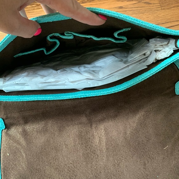 VC Oversized Clutch - Picture 5 of 6